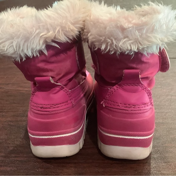 Thermo Lite Snow Boots
Raspberry Color Size 7/8 - Picture 7 of 11